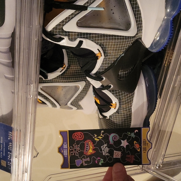 LeBron James 19 New NW - Picture 2 of 3